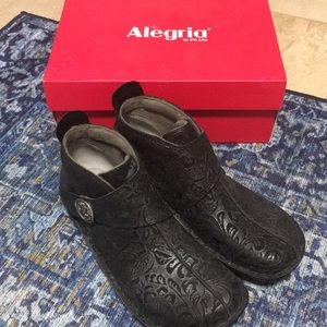 Alegria Caiti Boots